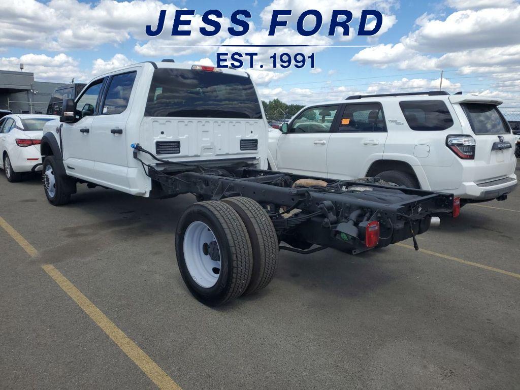 2024 Ford F-450 XLT photo 2