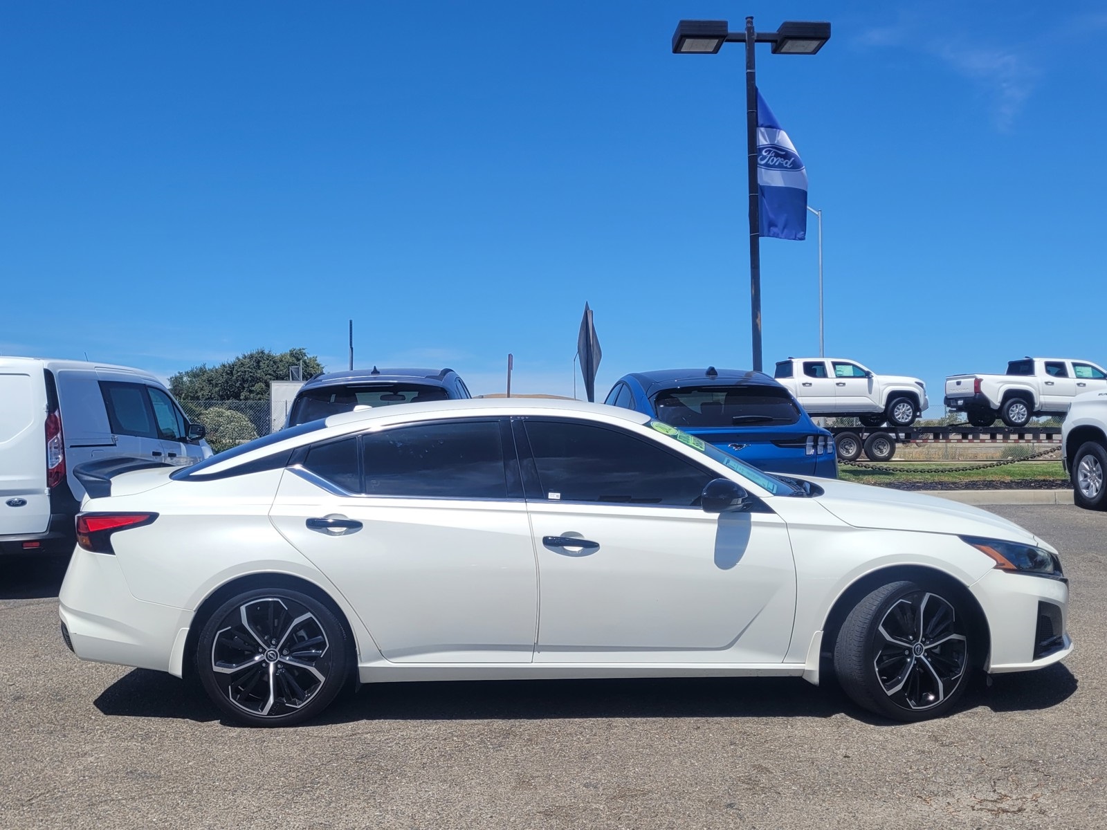 2023 Nissan Altima 2.5 SR photo 3