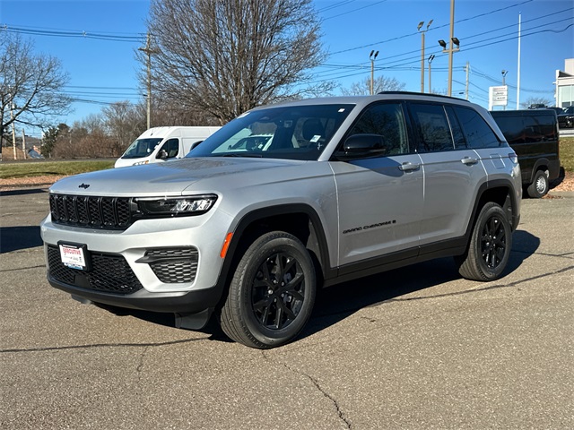 2025 Jeep Grand Cherokee Altitude's photo