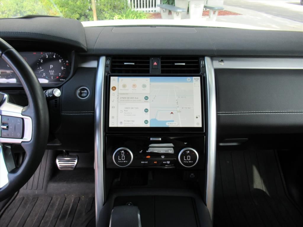 2024 Land Rover Discovery SE photo 18