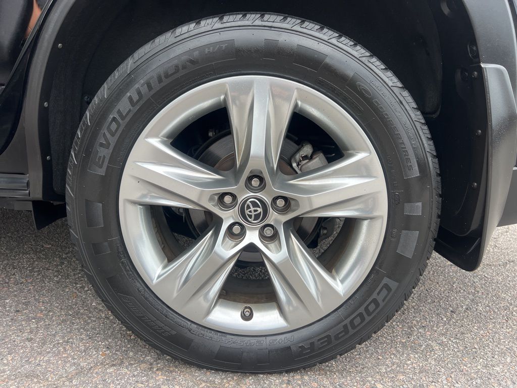 2019 Toyota Highlander Limited photo 19
