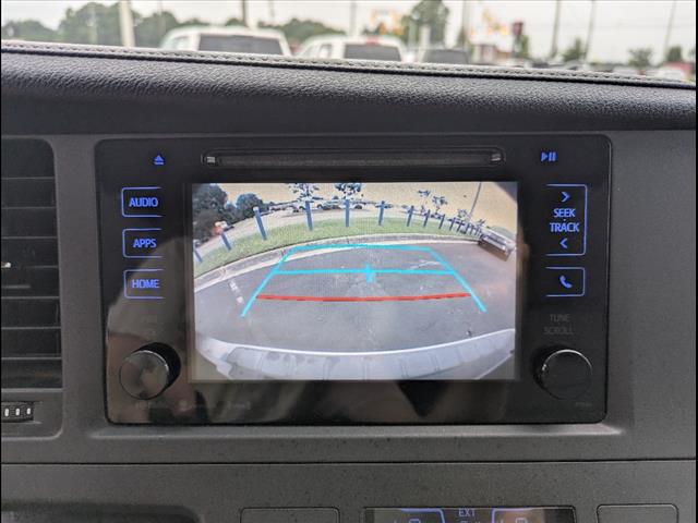 2016 Toyota Sienna XLE photo 11