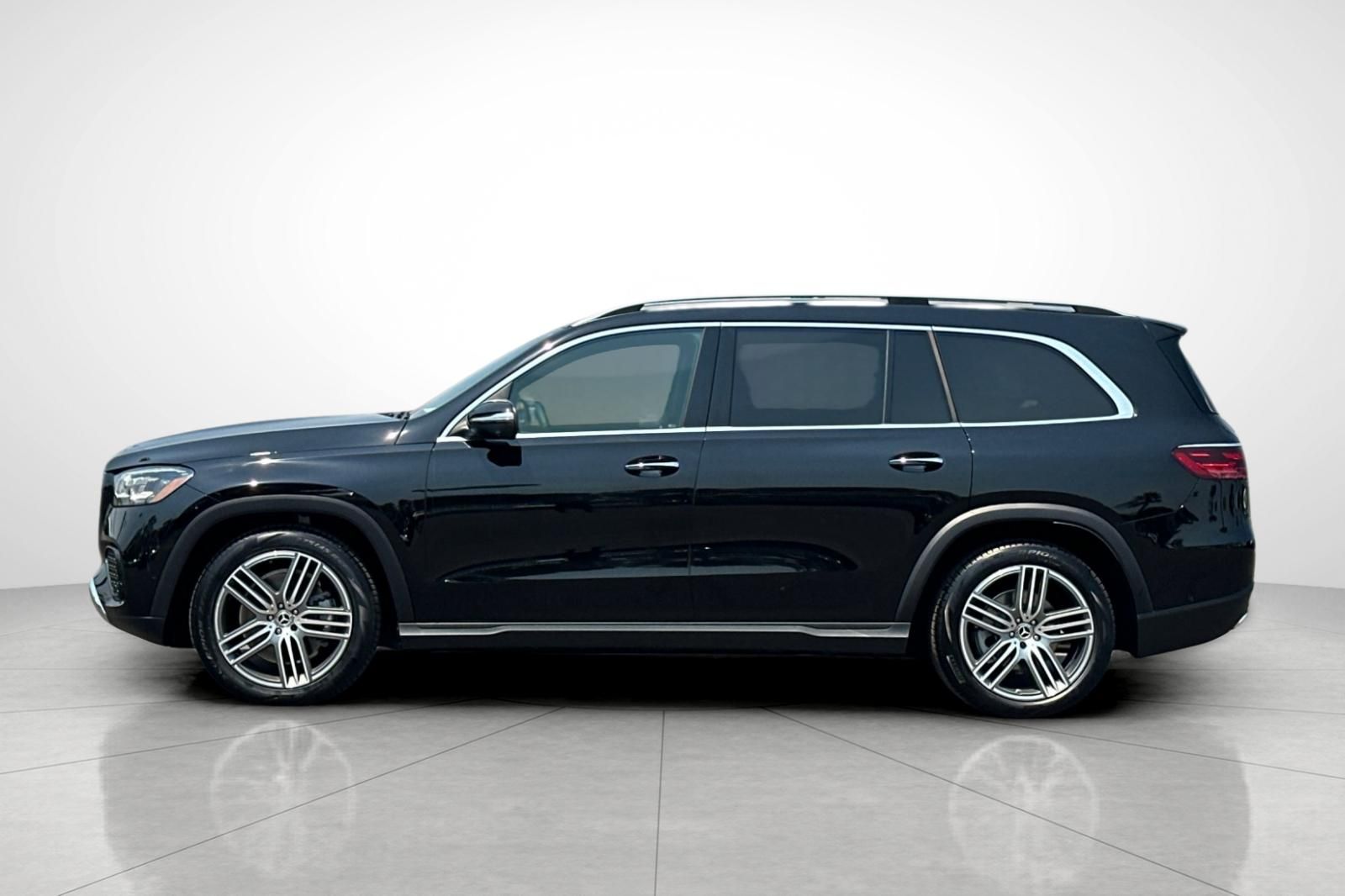 2025 Mercedes Benz GLS 450 4MATIC photo 29