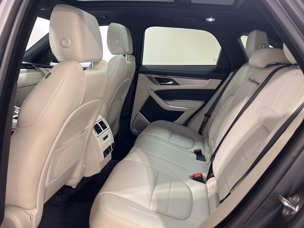 2025 Jaguar F-PACE P250 R-Dynamic S photo 18