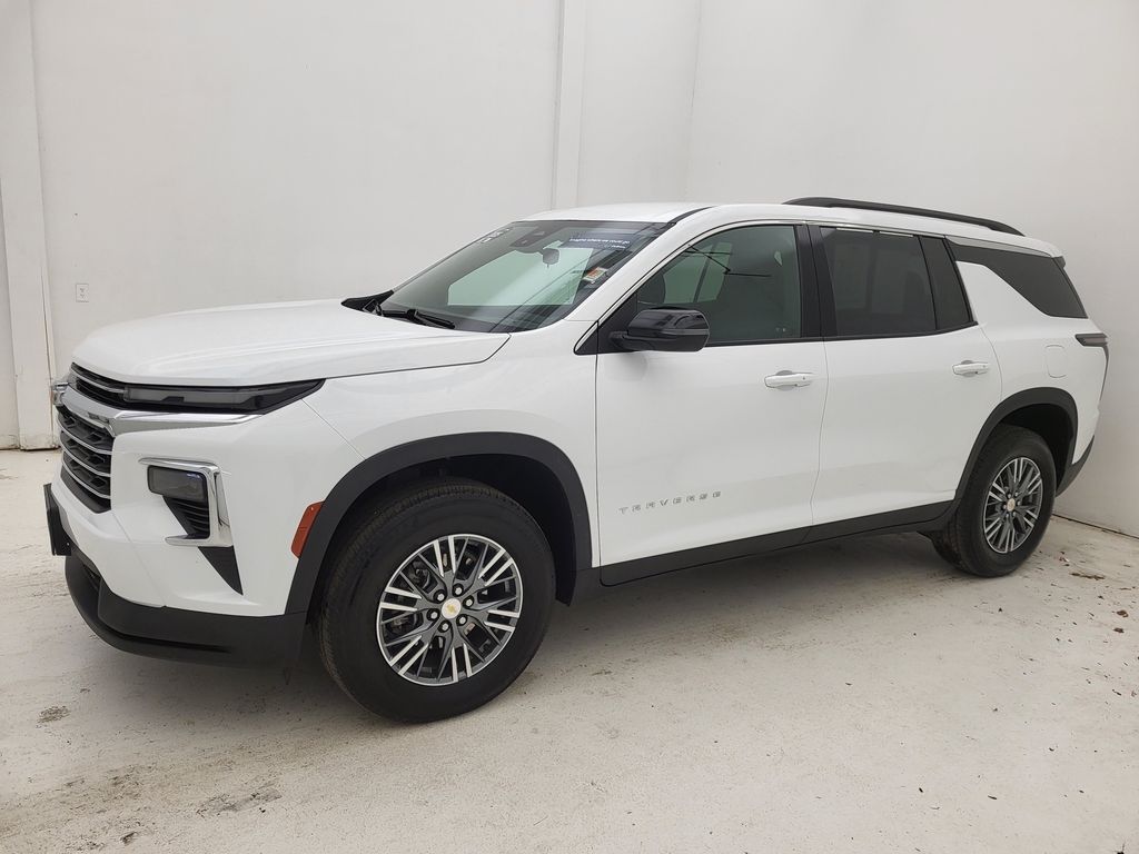 2025 Chevrolet Traverse photo 17