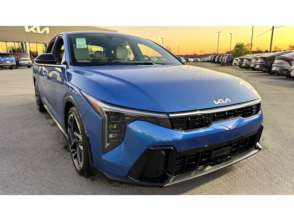 2025 Kia K4 GT-Line's photo