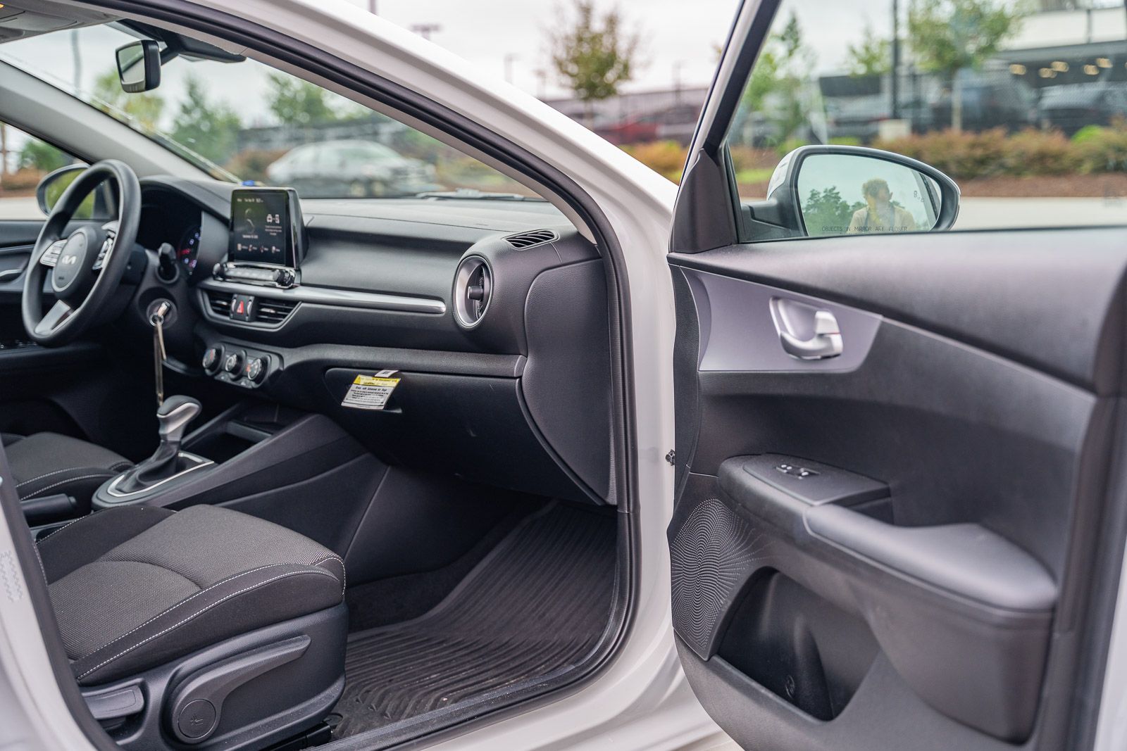 2024 Kia Forte LXS photo 11