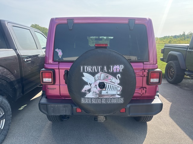 2022 Jeep Wrangler Unlimited Sahara Altitude photo 4