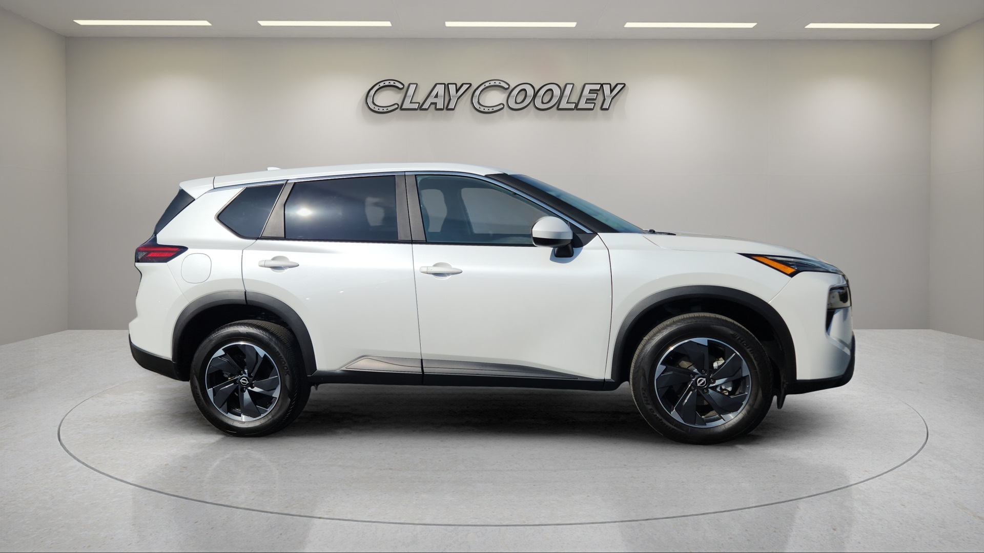 2025 Nissan Rogue SV photo 2