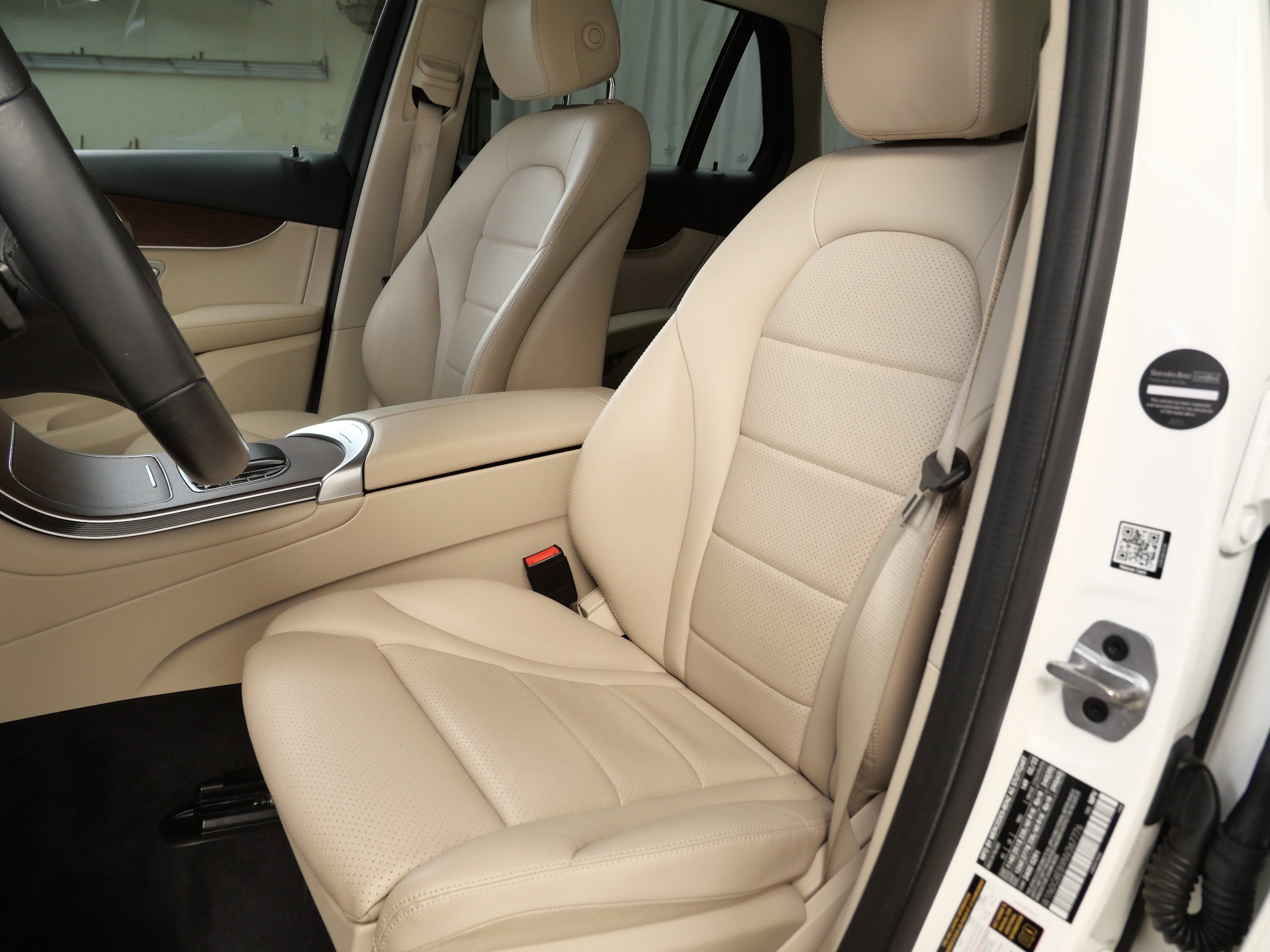 2022 Mercedes Benz GLC 300 4MATIC photo 2