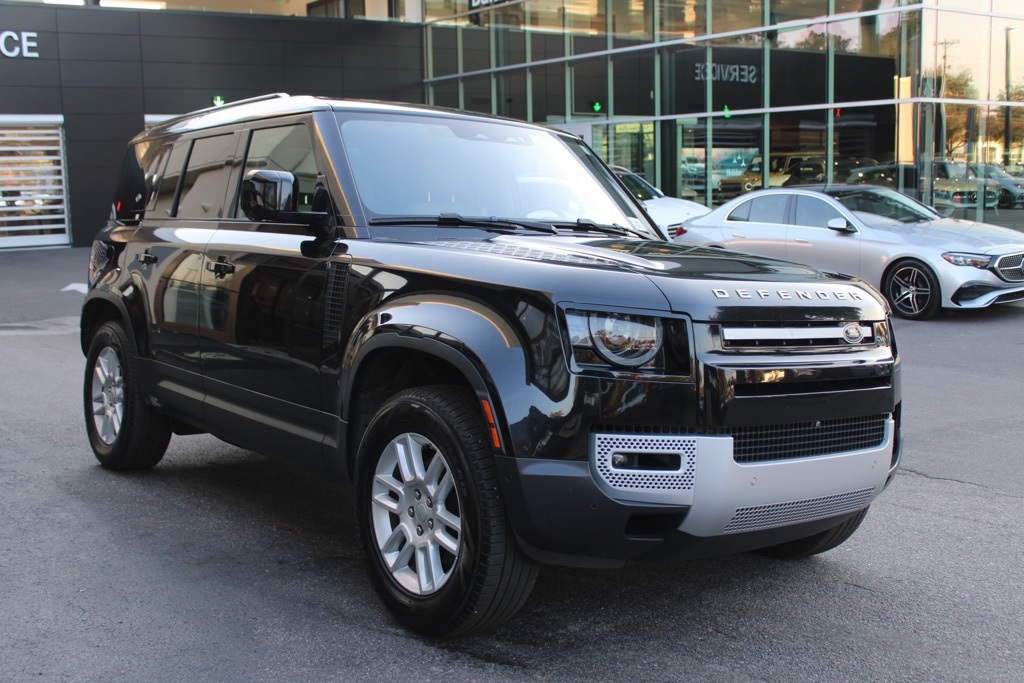 2022 Land Rover Defender 110 S photo 4