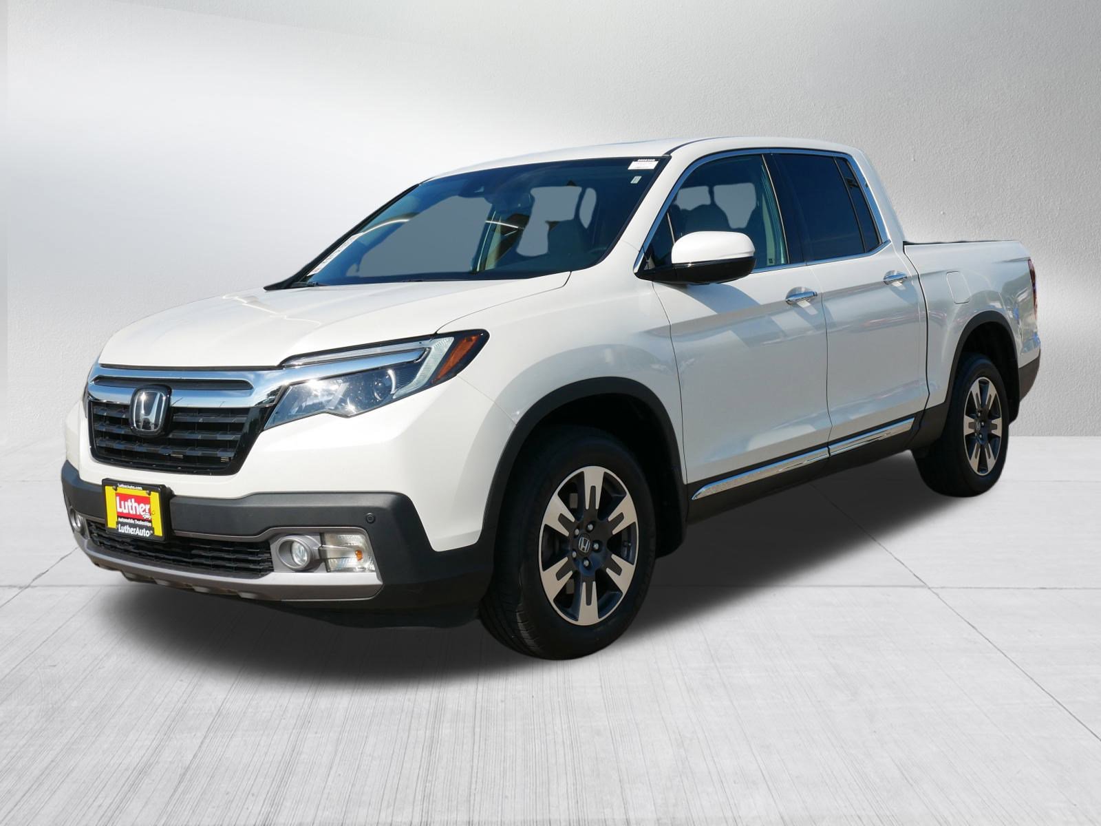 2017 Honda Ridgeline RTL-E photo 3