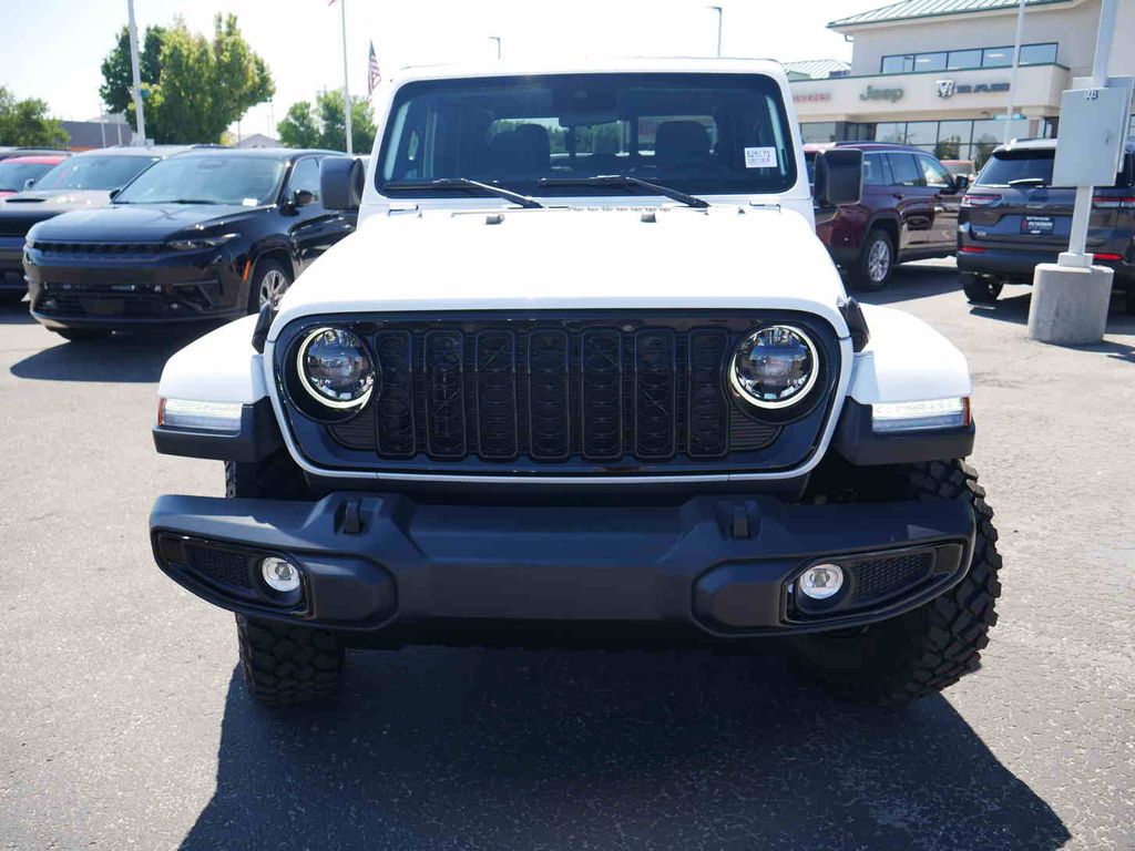 2025 Jeep Gladiator Willys photo 2