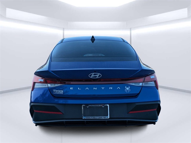 2024 Hyundai Elantra SE photo 4