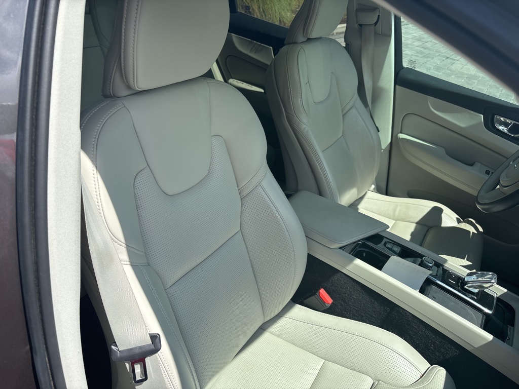 2022 Volvo XC60 B5 Inscription photo 51