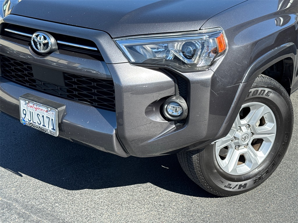 2023 Toyota 4Runner SR5 photo 2