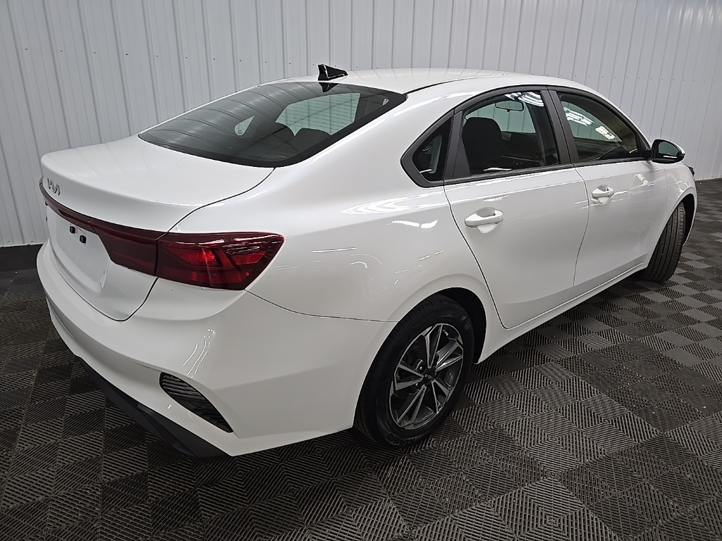 2022 Kia Forte LXS photo 10
