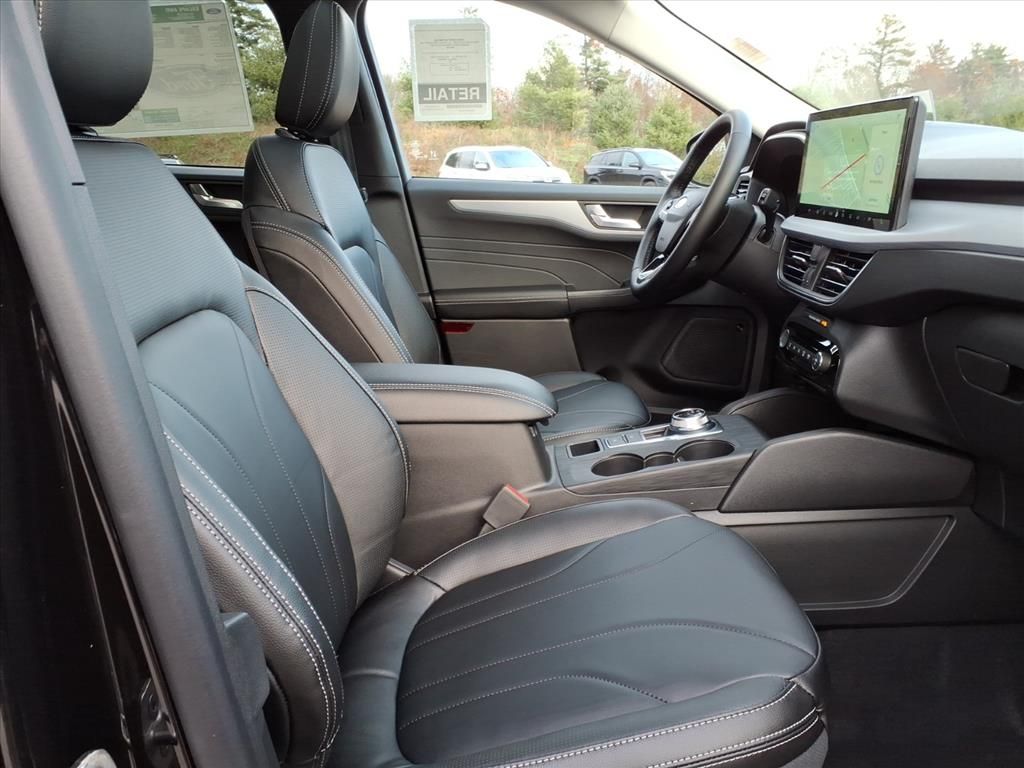 2026 Ford Escape Platinum photo 4