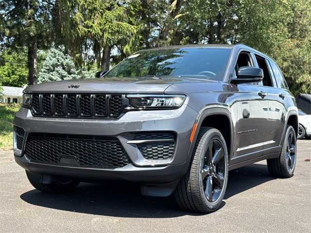 2025 Jeep Grand Cherokee Altitude X photo 5