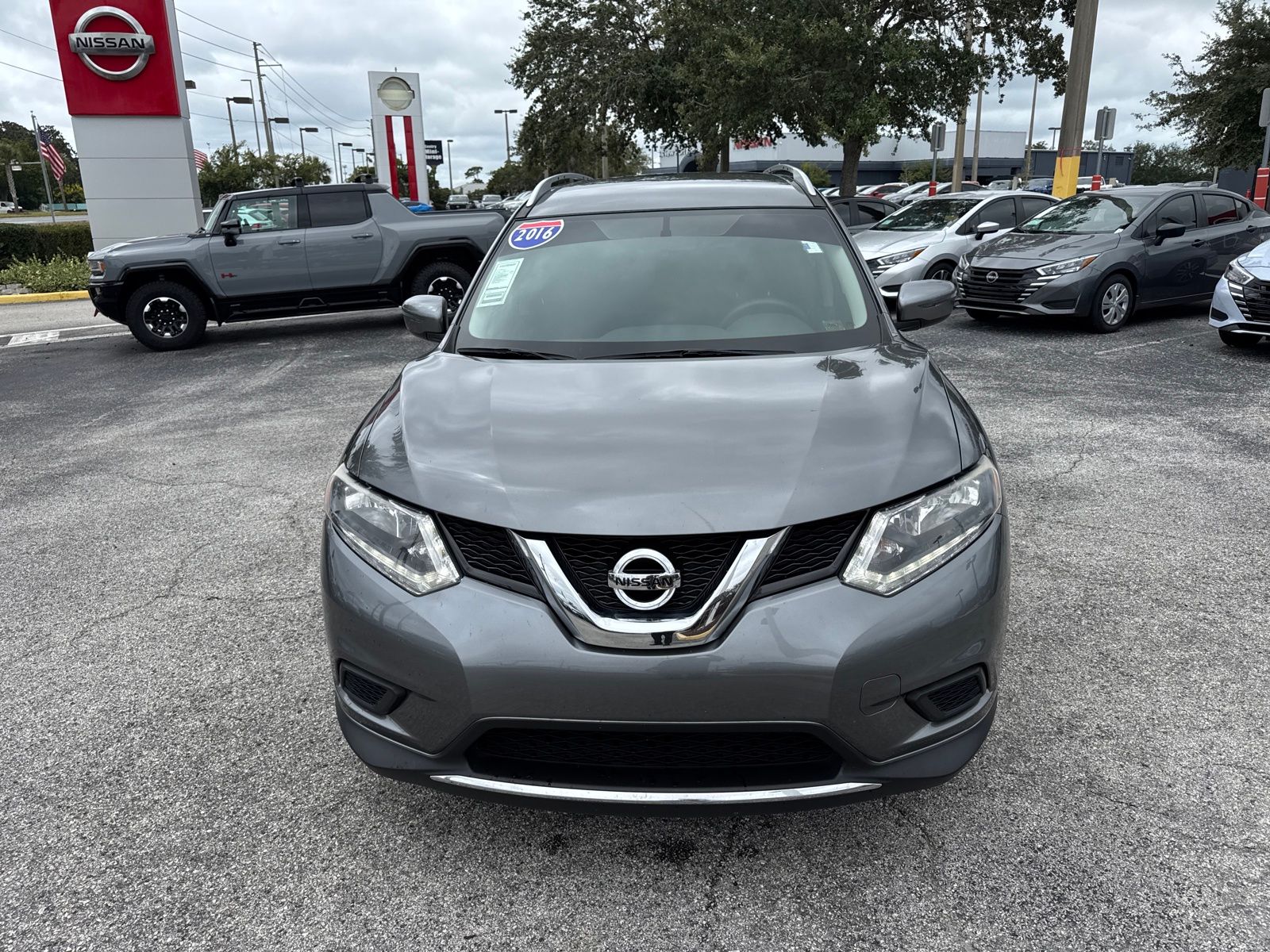 2016 Nissan Rogue S photo 2