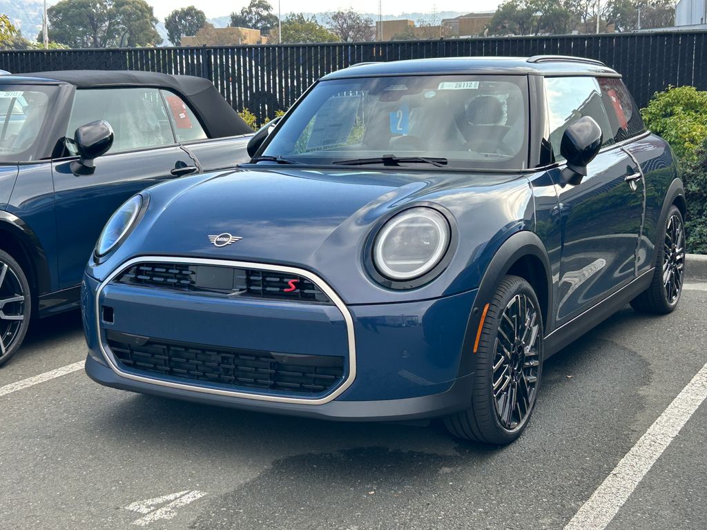 2026 Mini Cooper 2 Door Hardtop Signature photo 2