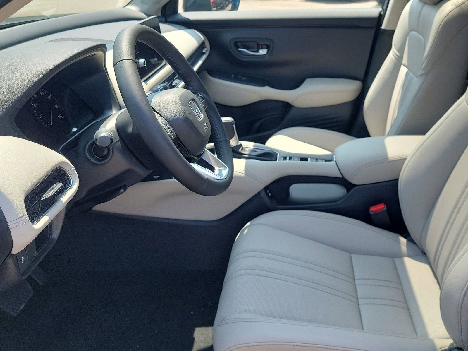 2026 Honda HR-V EX-L photo 4