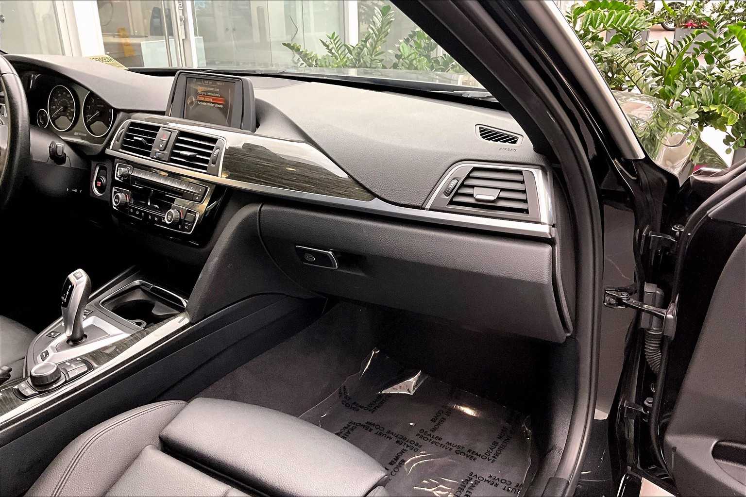 2017 Bmw 330e 3-Series photo 15