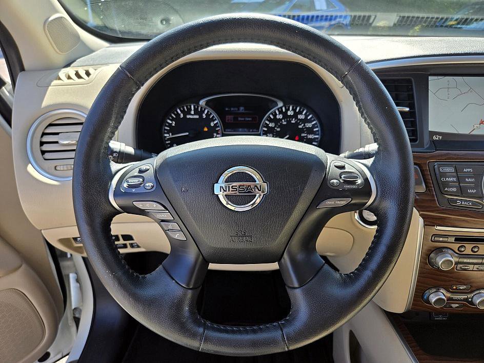2020 Nissan Pathfinder Platinum photo 17