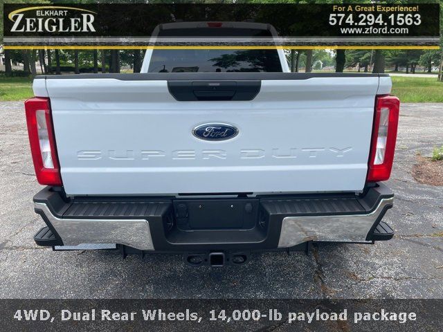 2024 Ford F-350 XLT photo 32