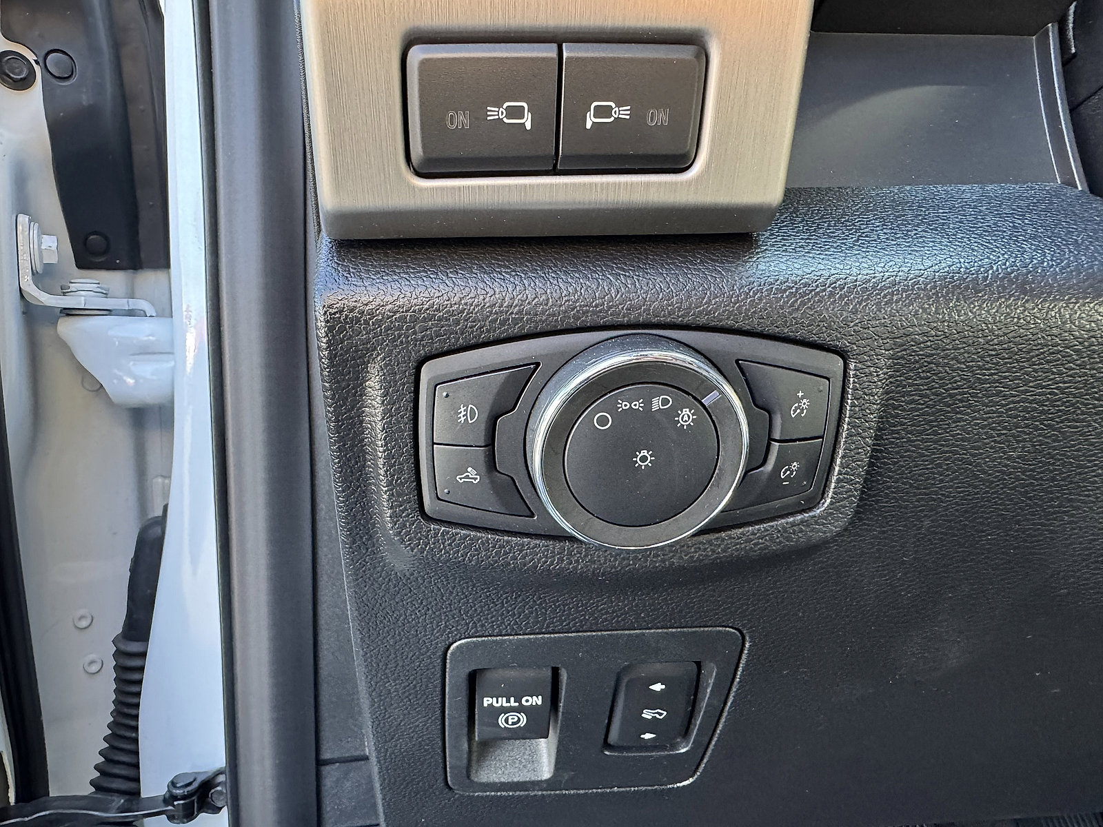 2020 Ford F-150 Platinum photo 18