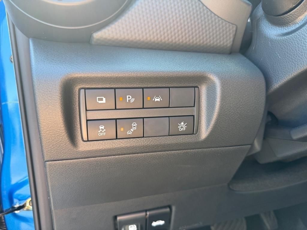 2025 Nissan Kicks Play S photo 12