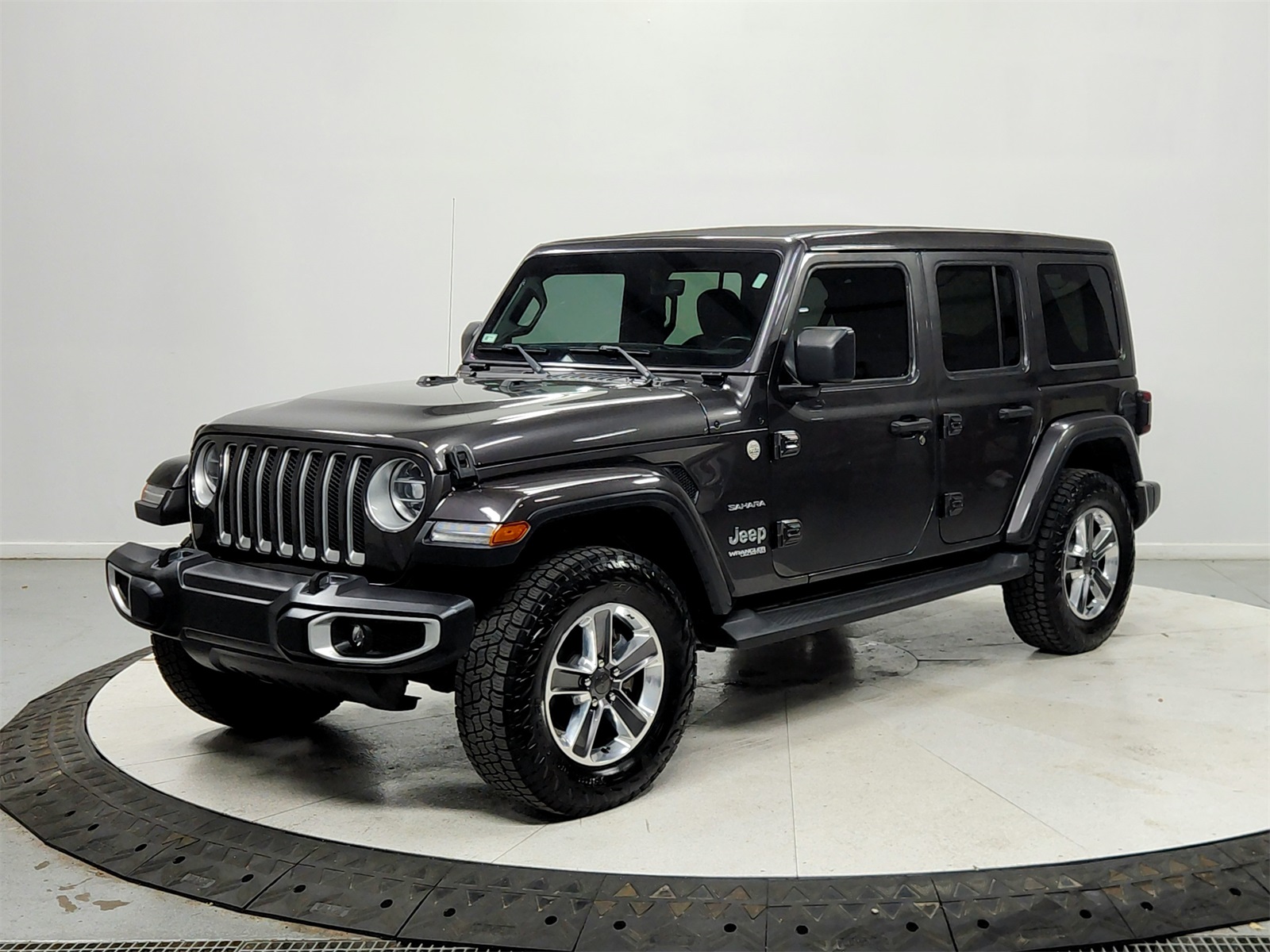 2021 Jeep Wrangler Unlimited Sahara photo 3