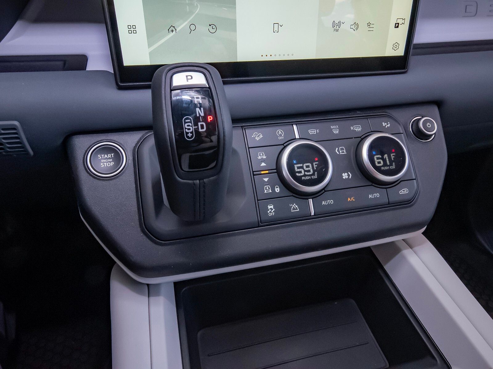 2025 Land Rover Defender 110 S photo 27