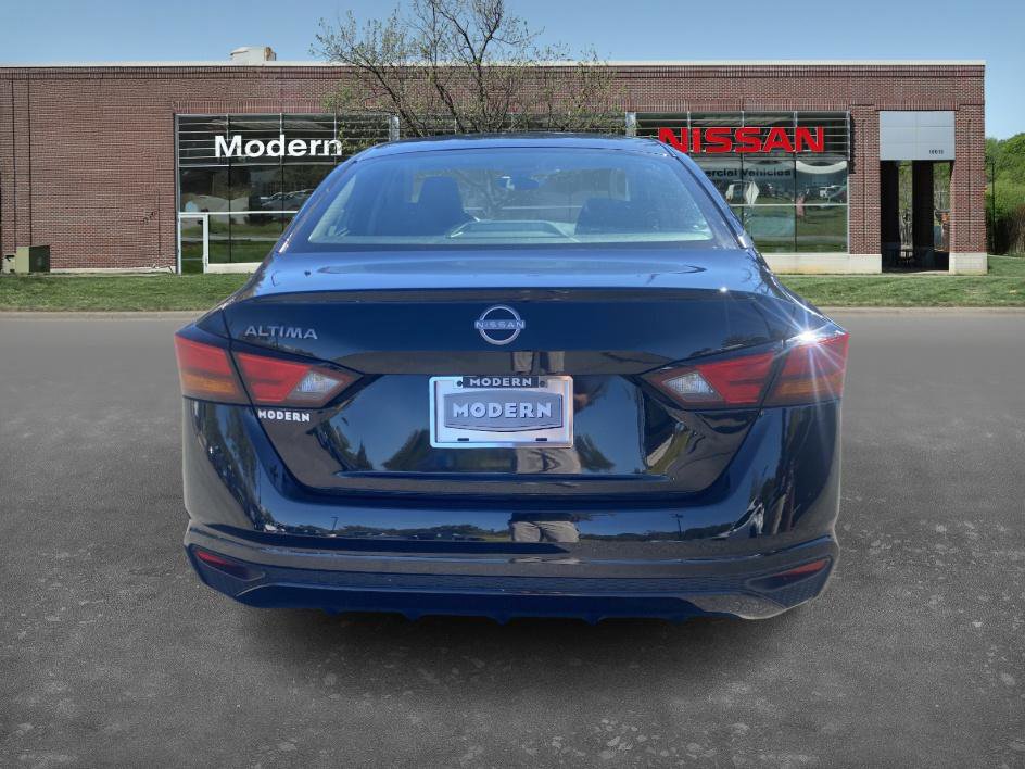 2023 Nissan Altima 2.5 S photo 3
