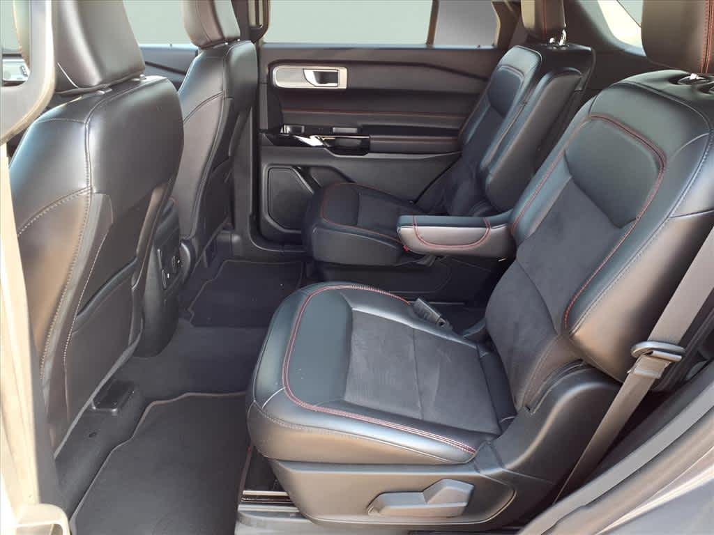 2022 Ford Explorer ST-Line photo 21