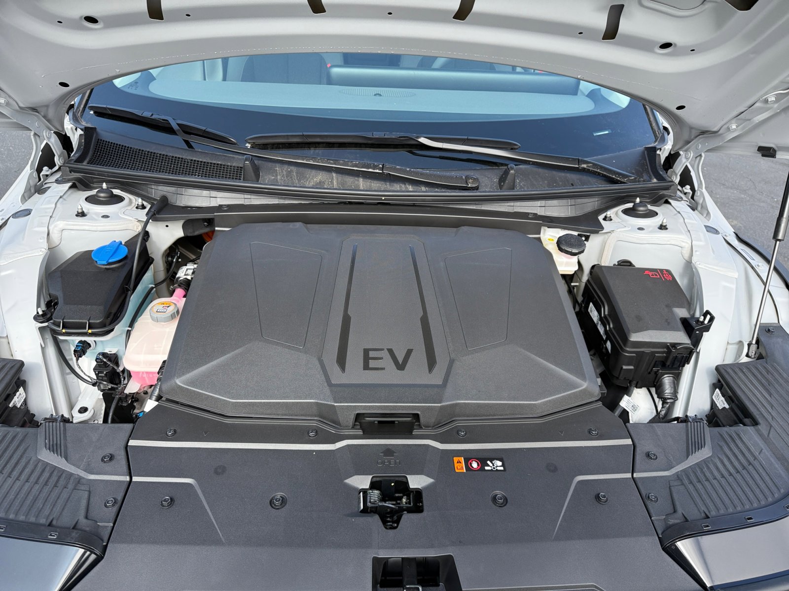 2025 Hyundai Ioniq 5 SE Standard Range photo 20