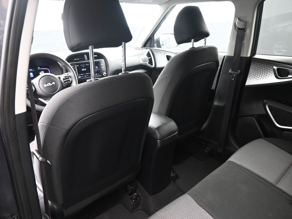 2023 Kia Soul LX photo 22