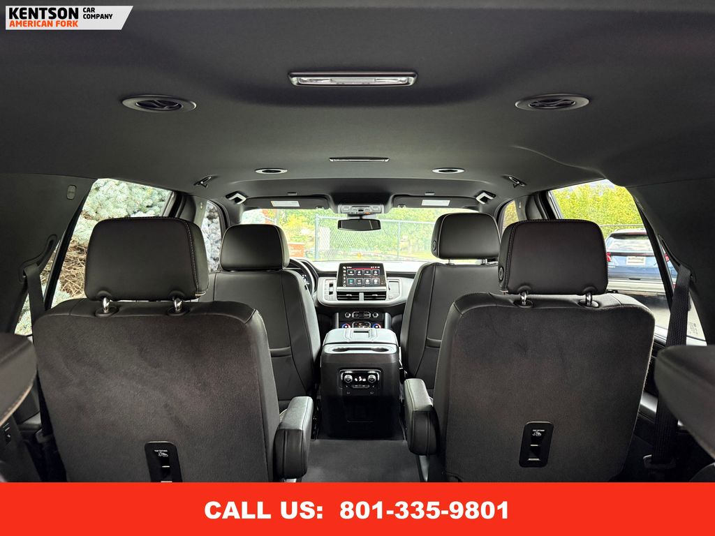 2024 Gmc Yukon SLT photo 36
