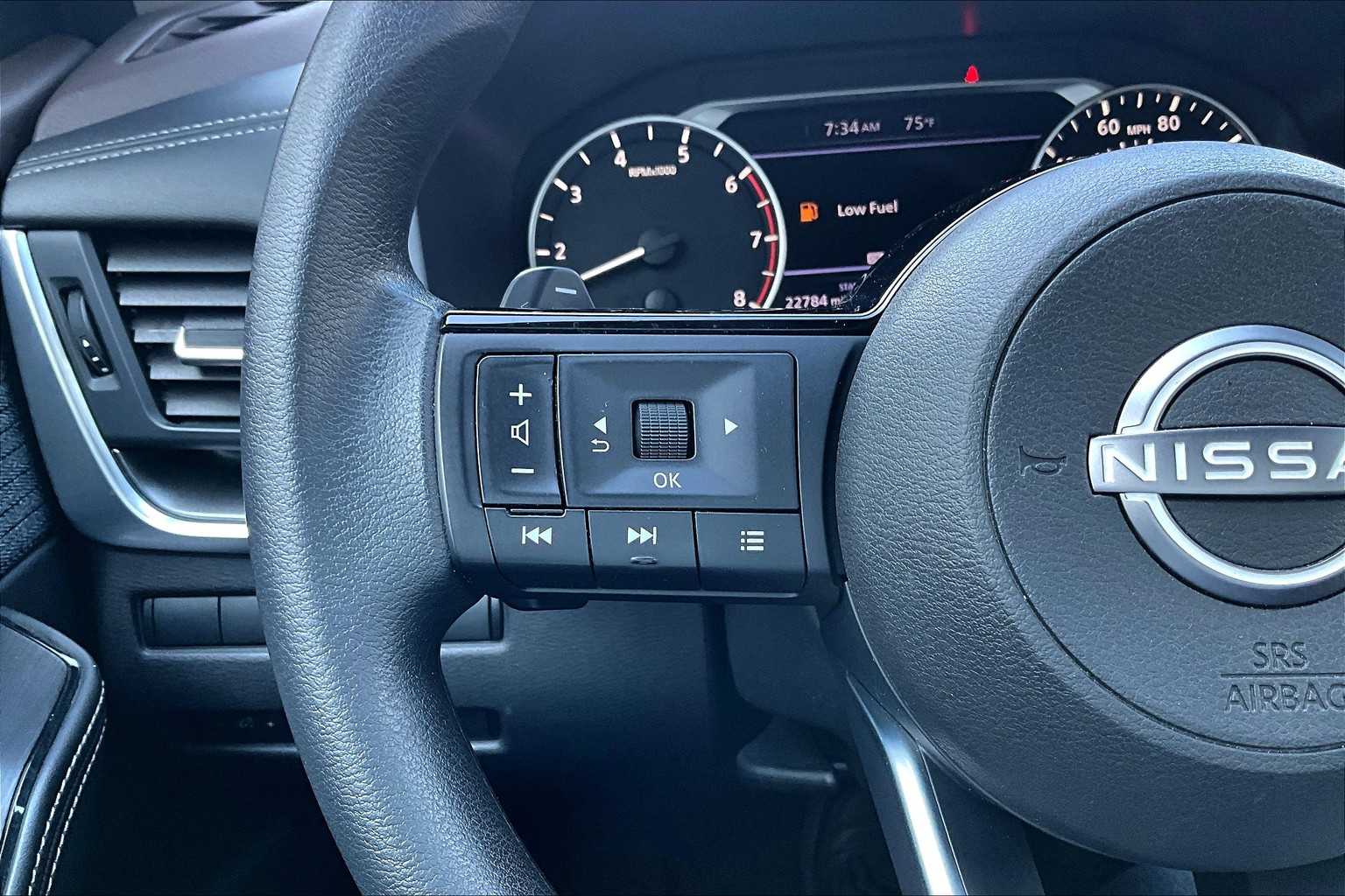 2023 Nissan Rogue SV photo 21