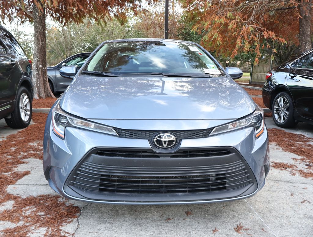2024 Toyota Corolla LE photo 2