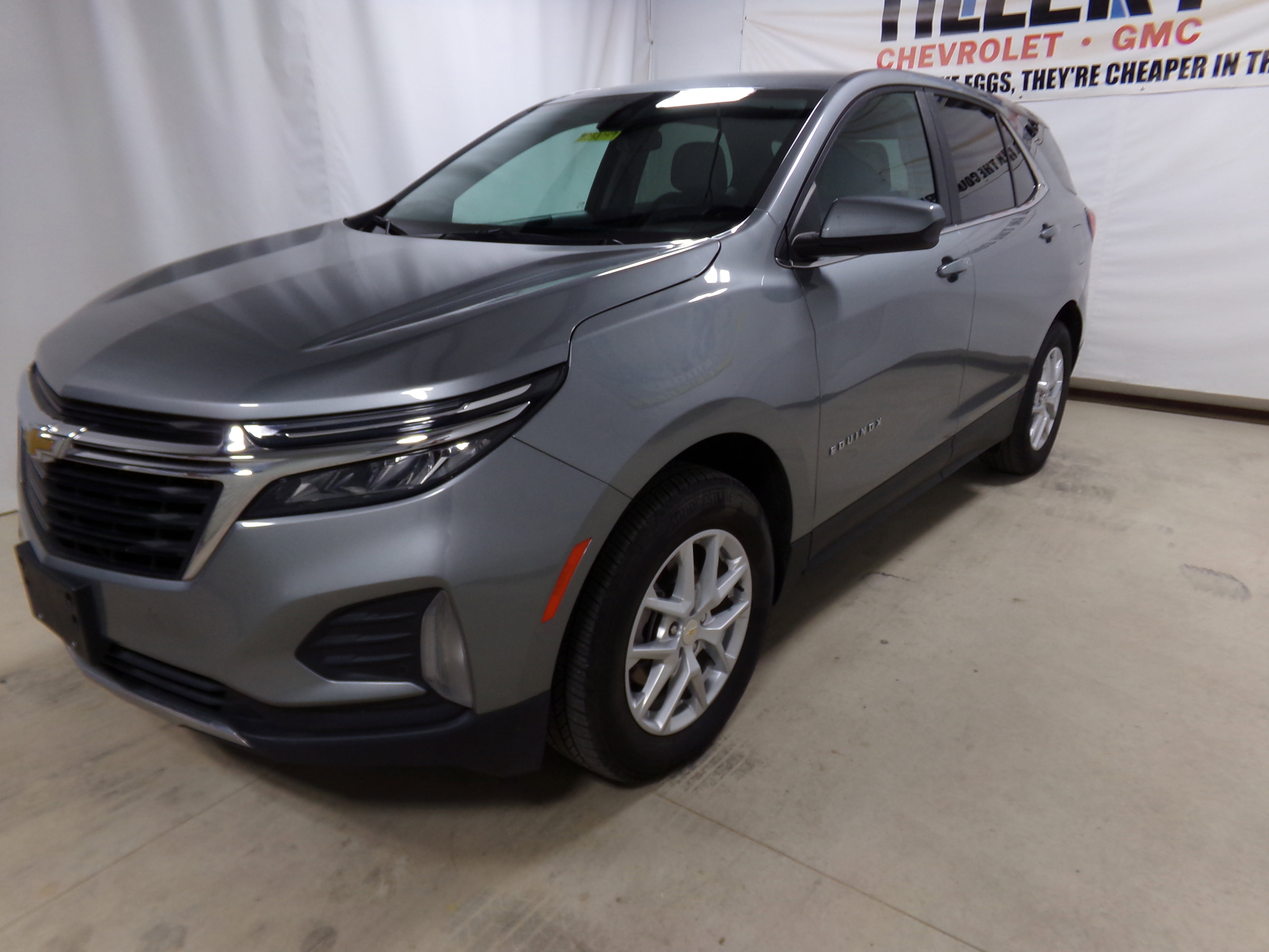 2023 Chevrolet Equinox LT photo 3