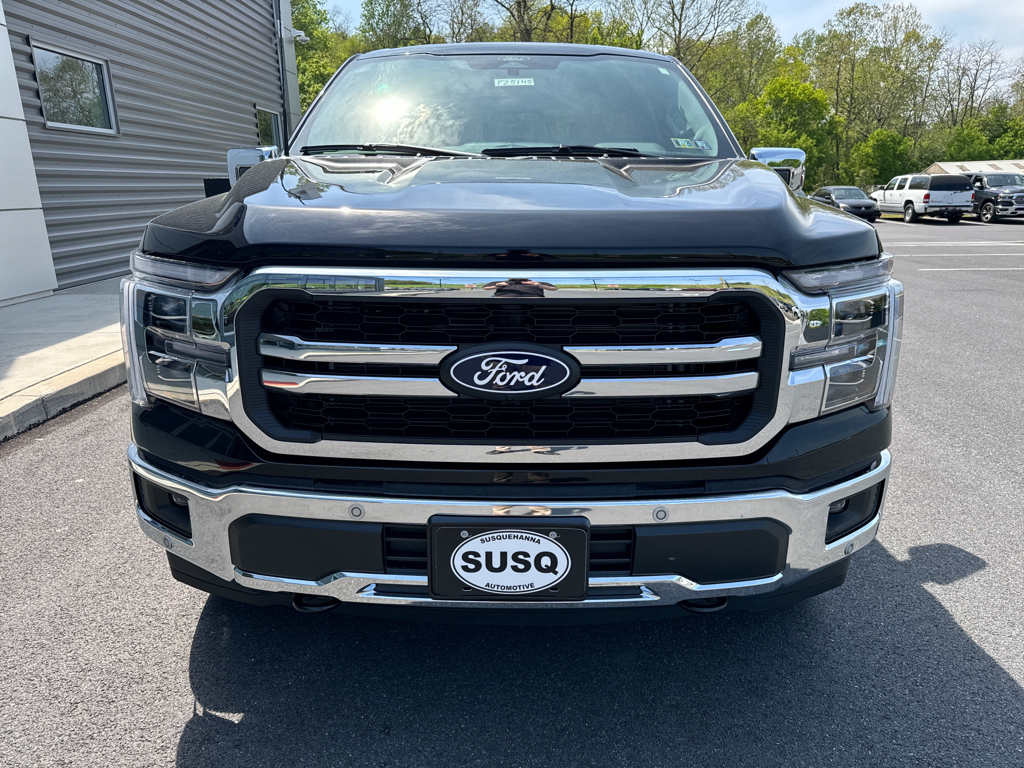 2025 Ford F-150 Lariat photo 2