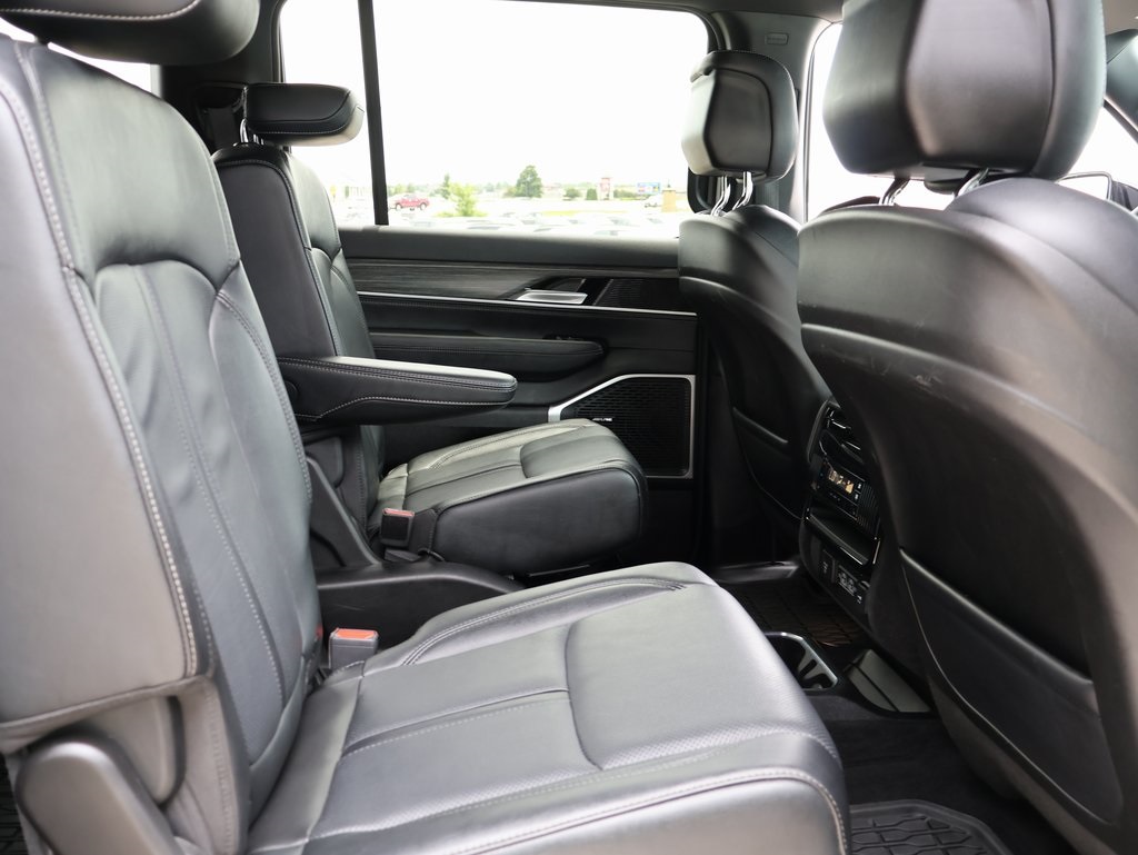 2024 Jeep Wagoneer Series III photo 11