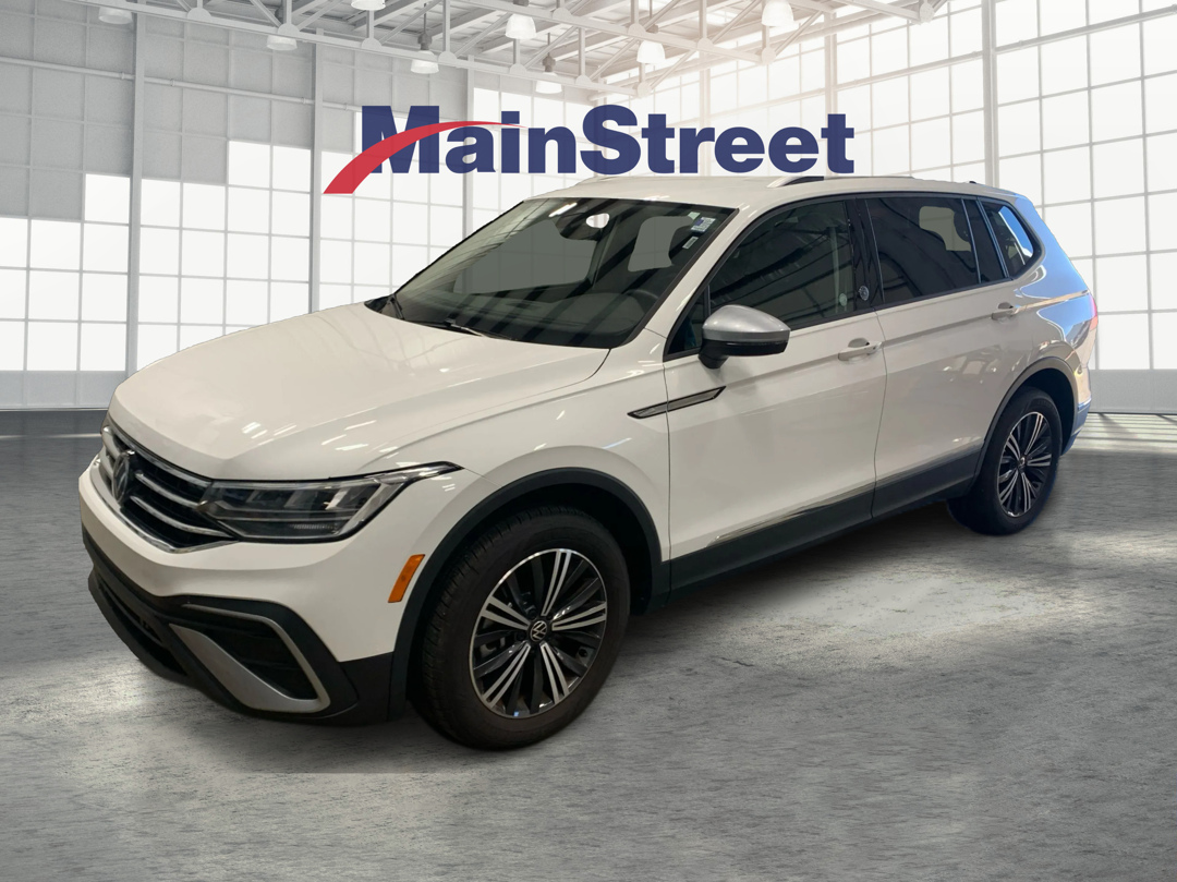 2024 Volkswagen Tiguan SE's photo