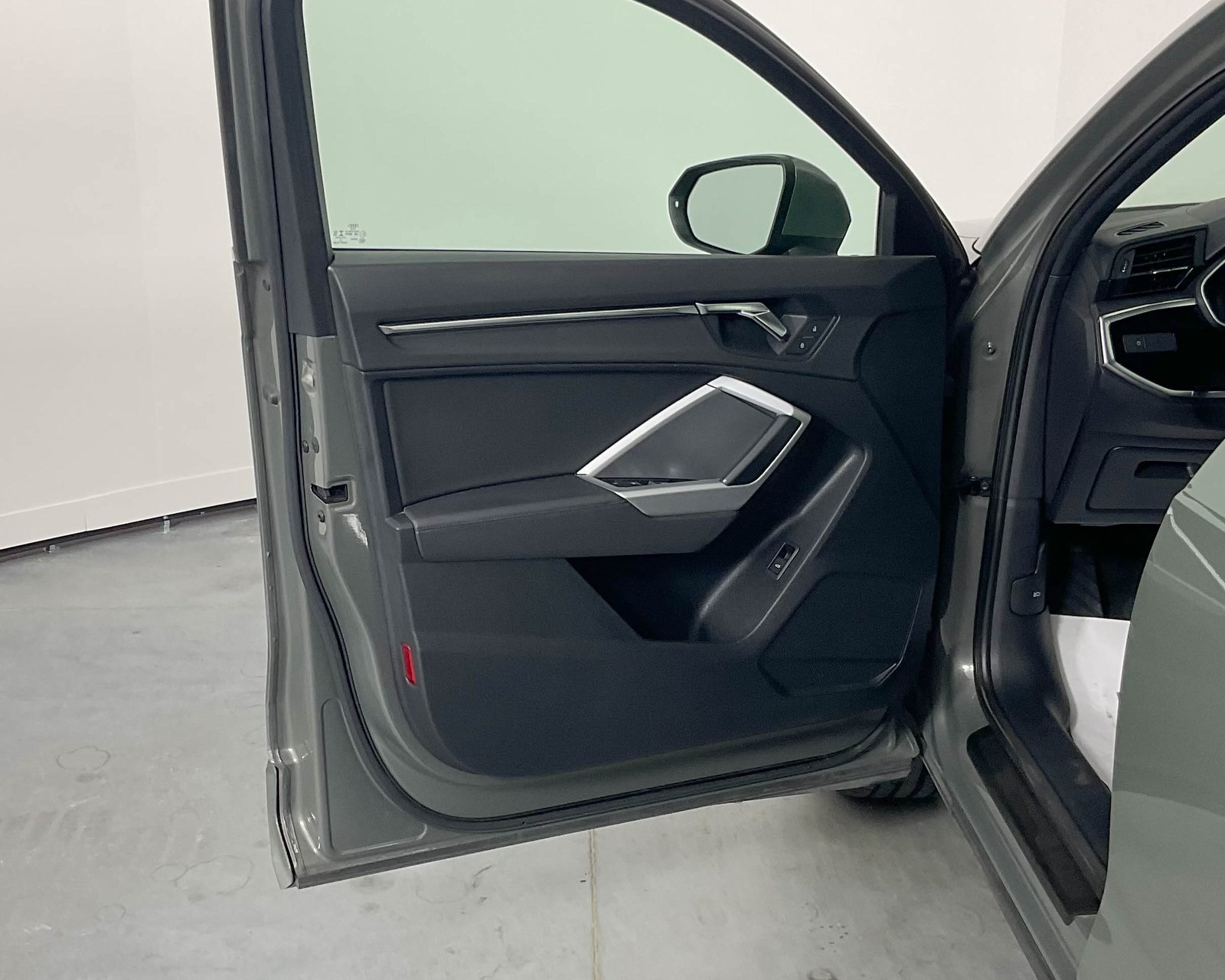 2020 Audi Q3 Premium photo 9