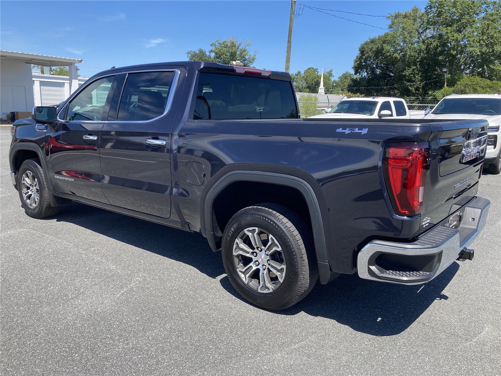 2022 Gmc Sierra 1500 SLT photo 4