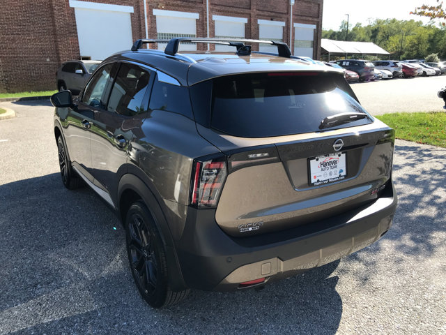 2026 Nissan Kicks SR photo 4