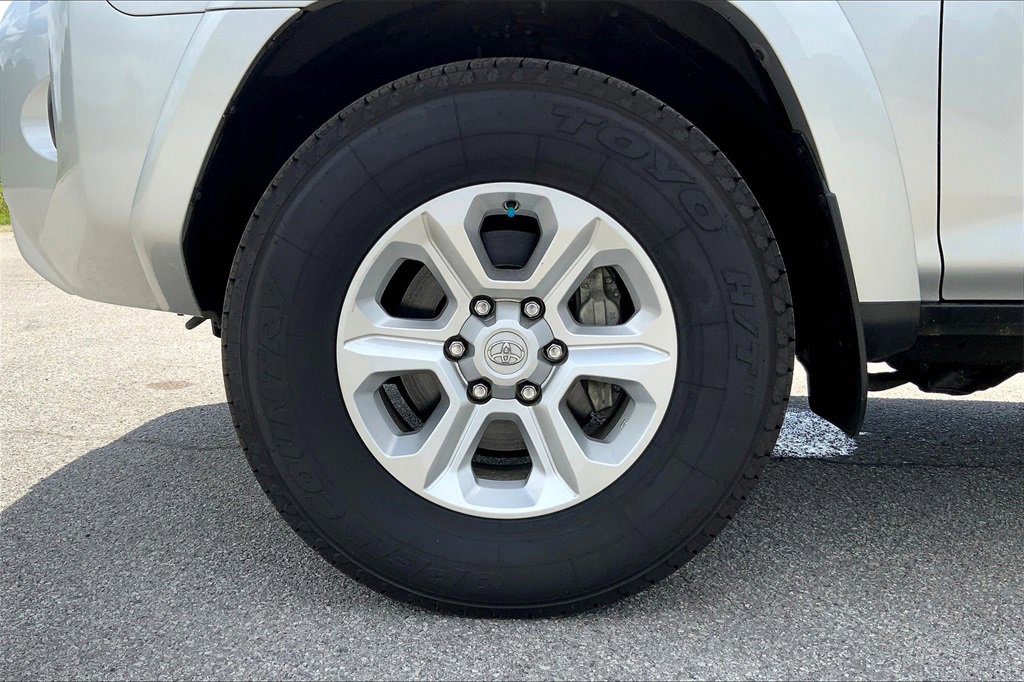 2023 Toyota 4Runner SR5 Premium photo 9