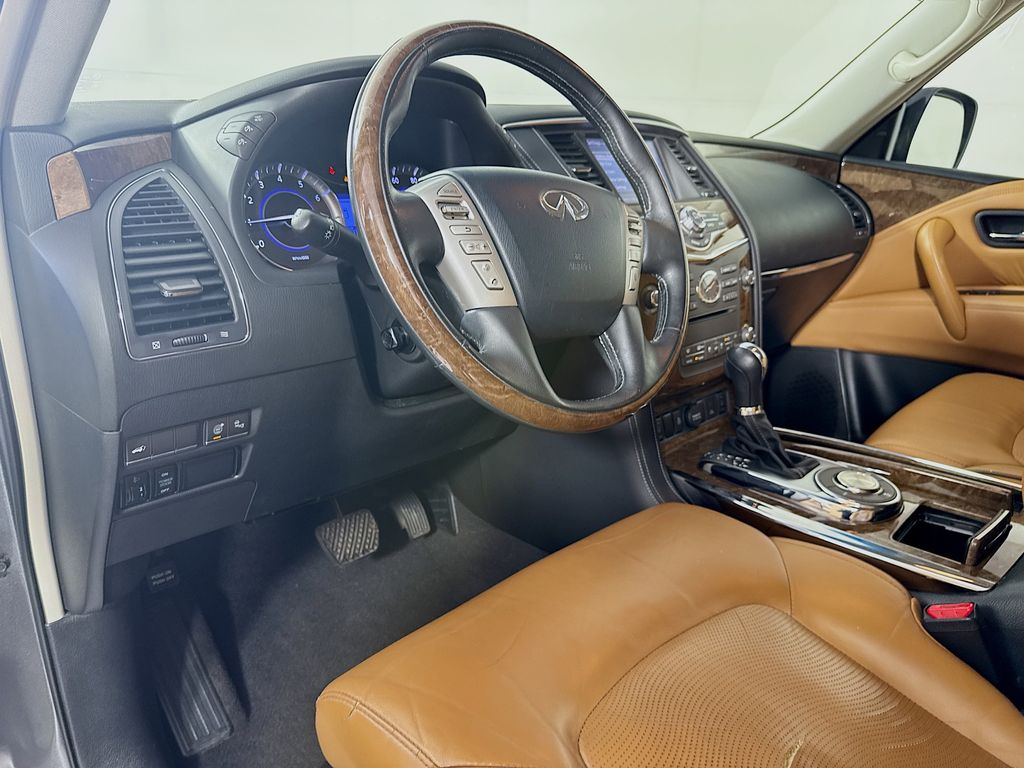 2017 Infiniti QX80 photo 9