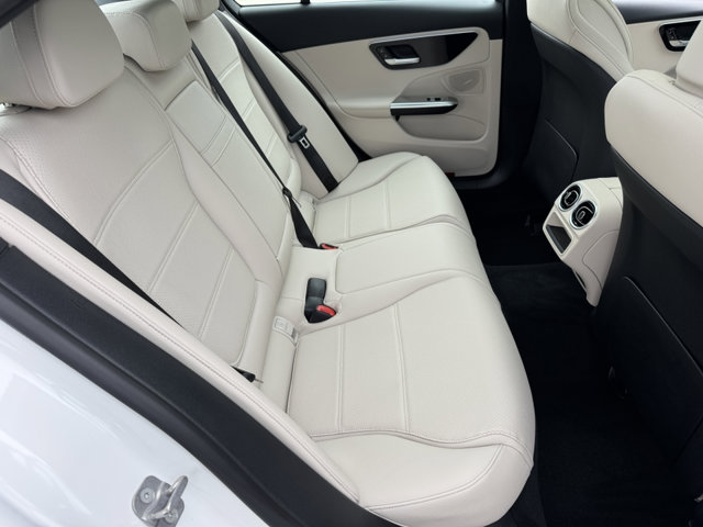 2025 Mercedes Benz C 300 photo 4